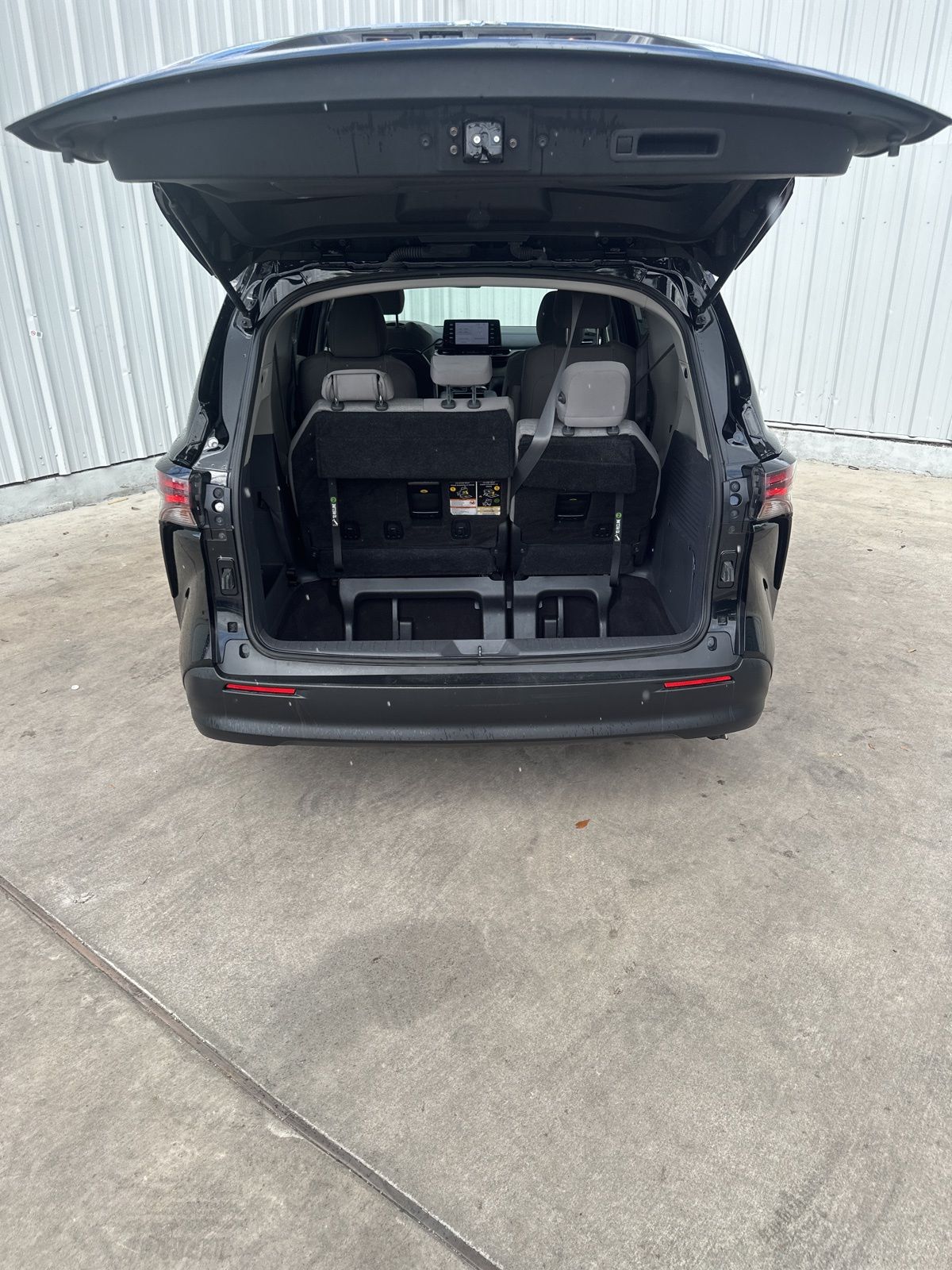 Used Car 2023 Toyota Sienna  Le For Sale Under $40,000 In Austin, Texas