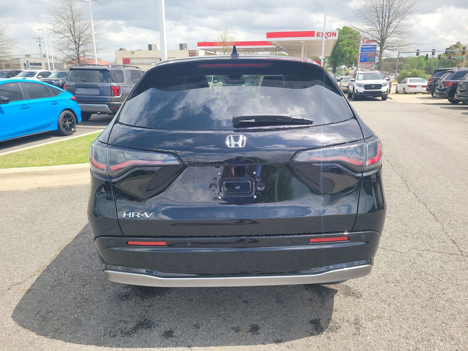 View vehicle photo 4