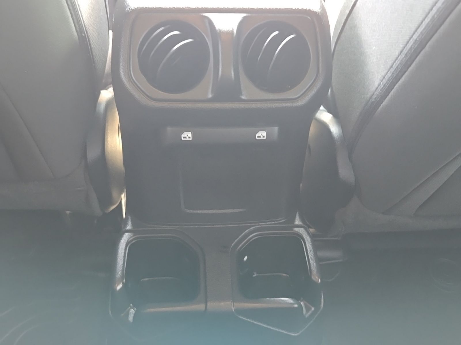 Used 2022 White Jeep Unlimited High Tide image 25