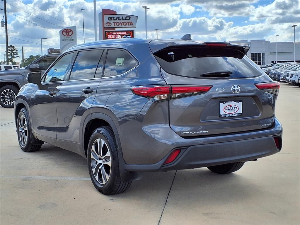 2021 Toyota Highlander XLE Gray at Gullo Toyota