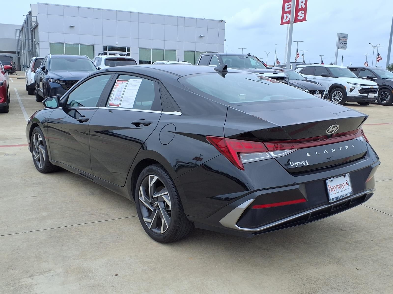 2025 Hyundai Elantra SEL Convenience - 7
