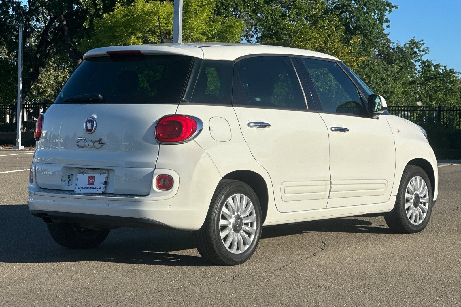 View vehicle photo 4