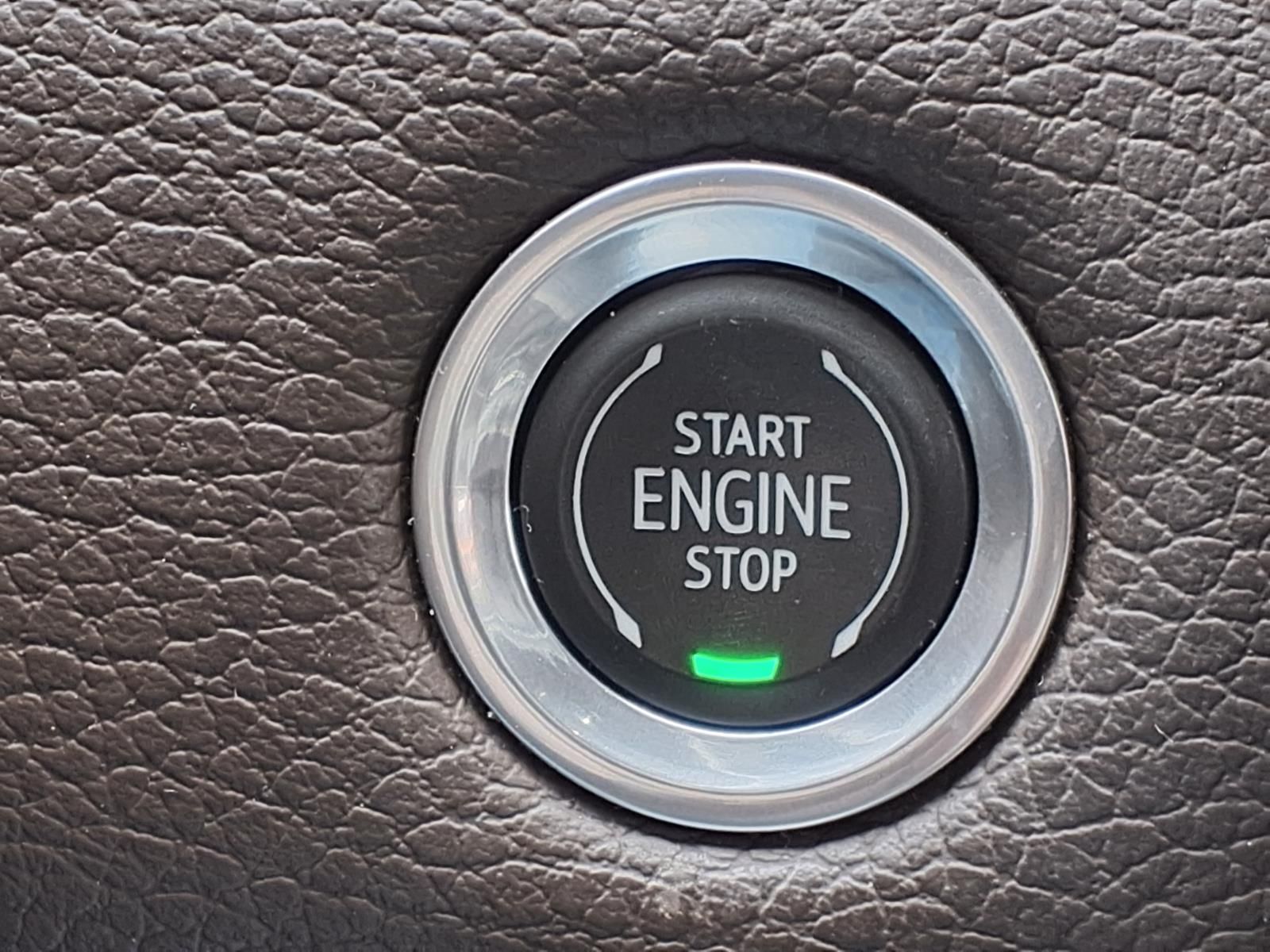 2021 GMC Yukon XL Denali White at Toyota of Victoria