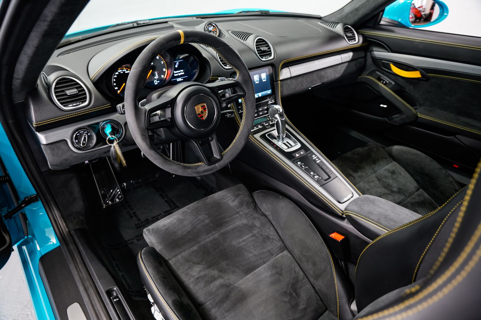 2021 Porsche 718 Cayman GT4 — photo 7