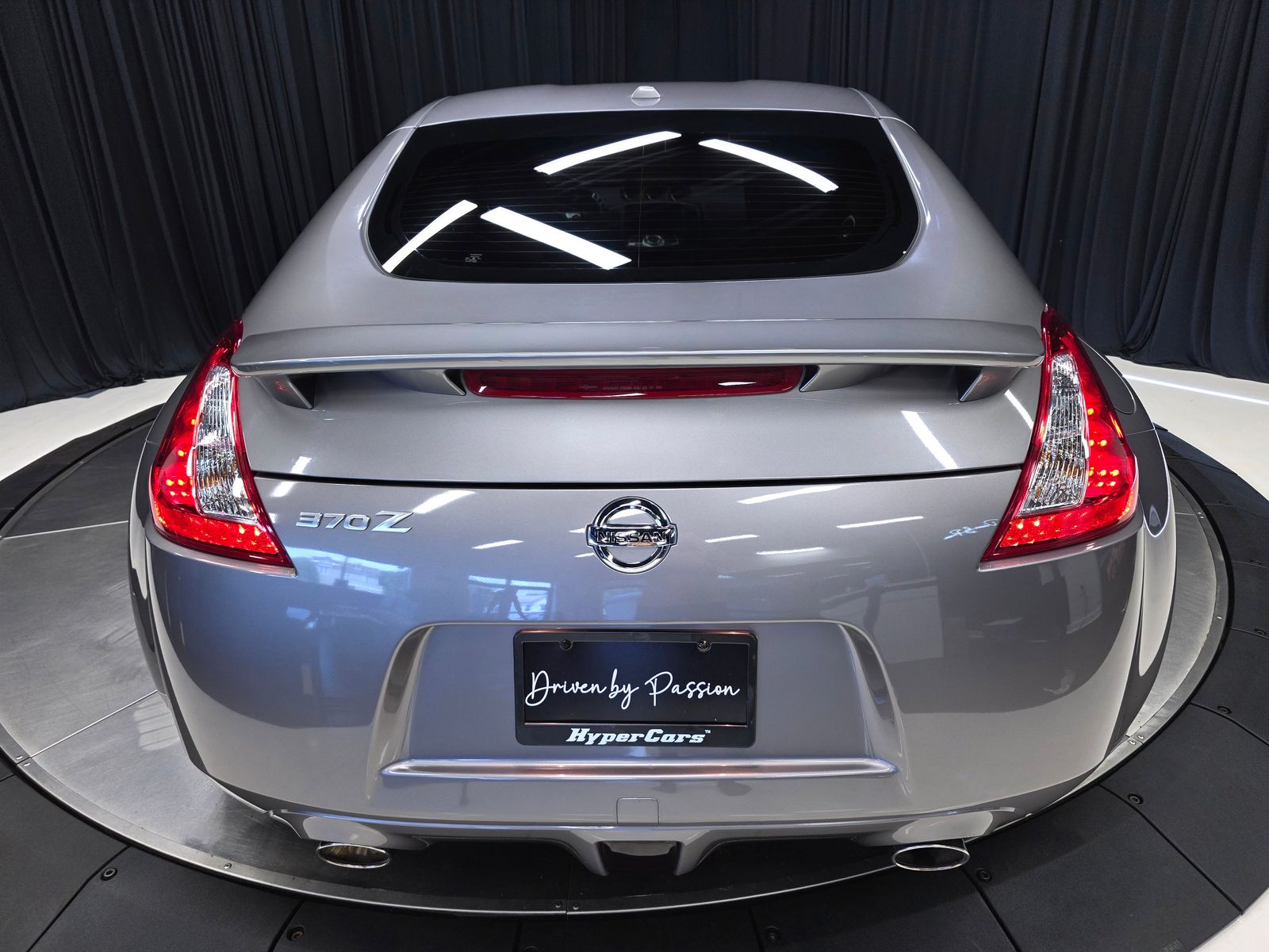 View vehicle photo 6