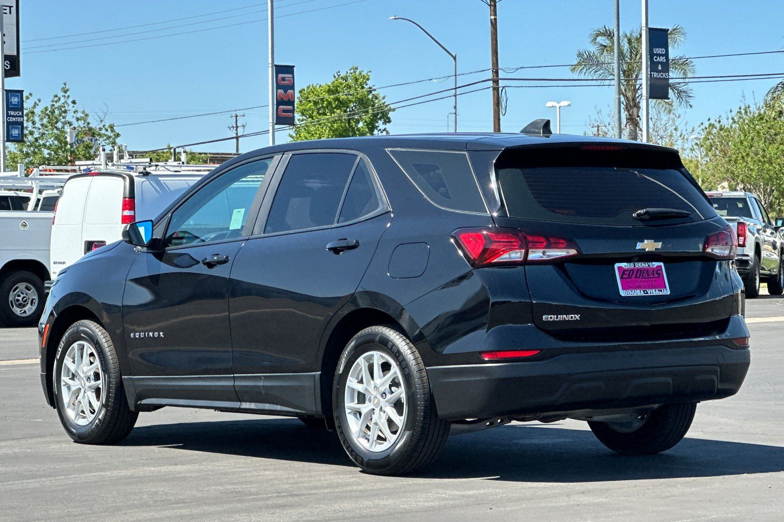 View vehicle photo 7