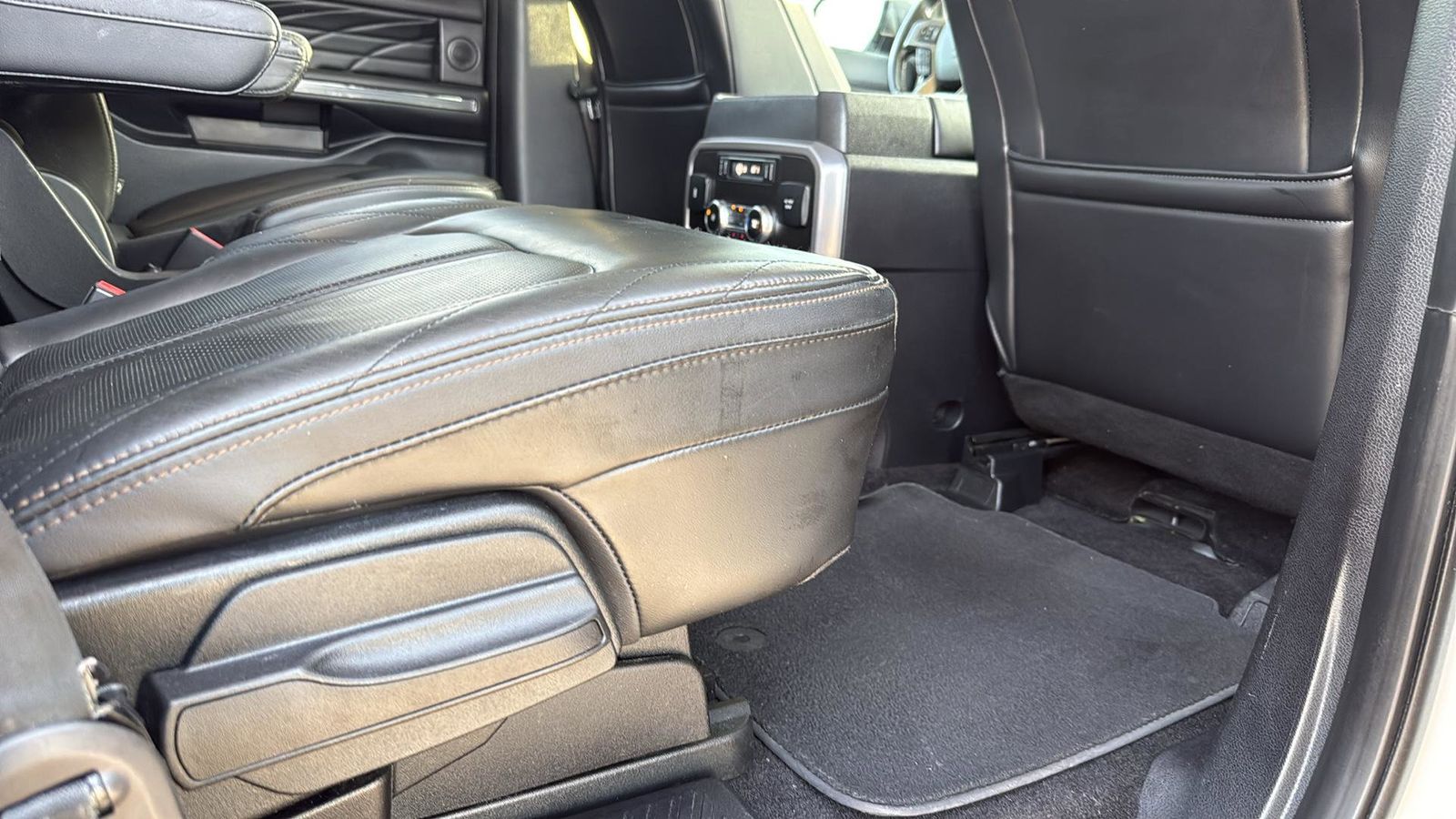 Used Car 2019 Ford Expedition  Platinum For Sale Under $30,000 In Austin, Texas