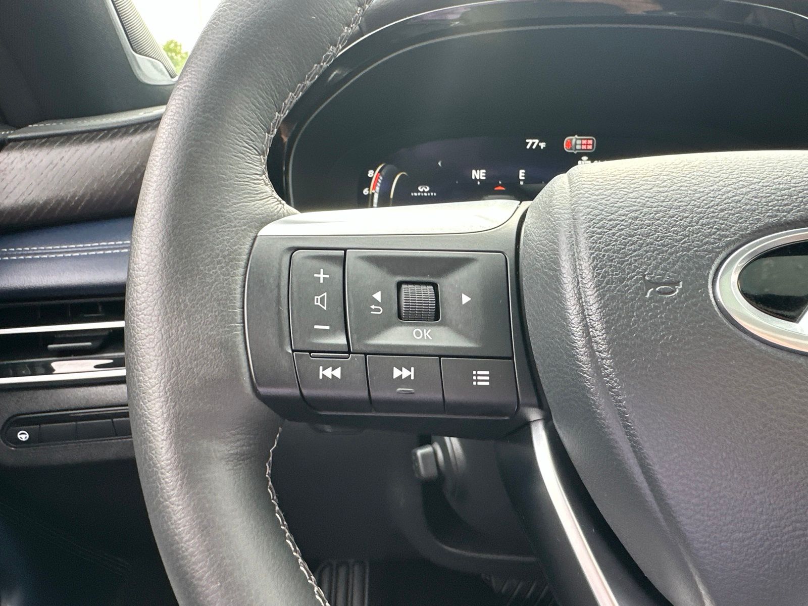 Used 2026 White INFINITI SPORT image 20