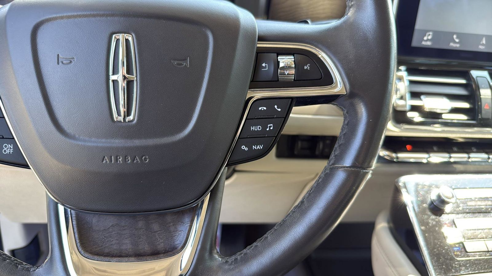 Used Car 2019 Lincoln Navigator  Reserve For Sale Under $35,000 In Austin, Texas