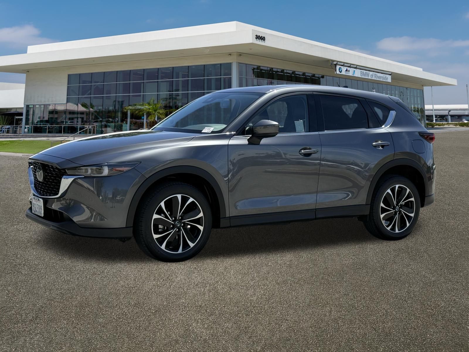 View vehicle photo 5