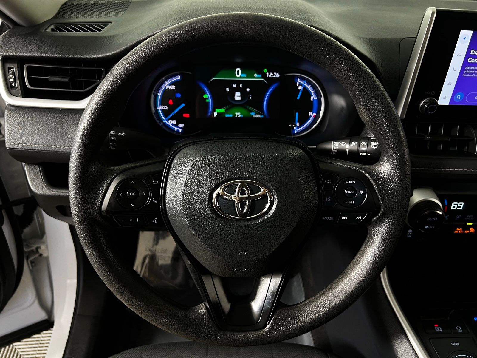 Thumbnail: 2025 Toyota RAV4 - 15