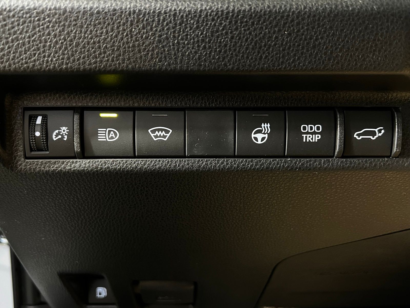 Thumbnail: 2025 Toyota RAV4 - 22