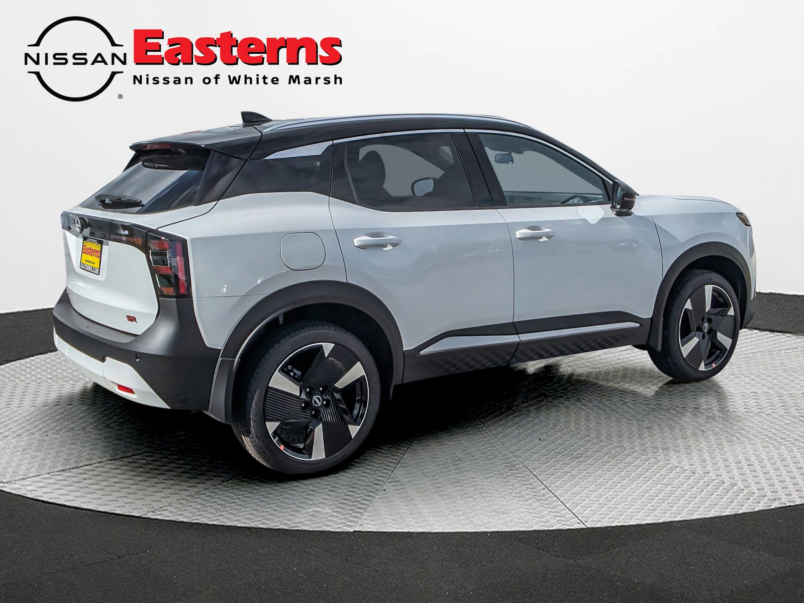 2025 Nissan Kicks SR photo 4