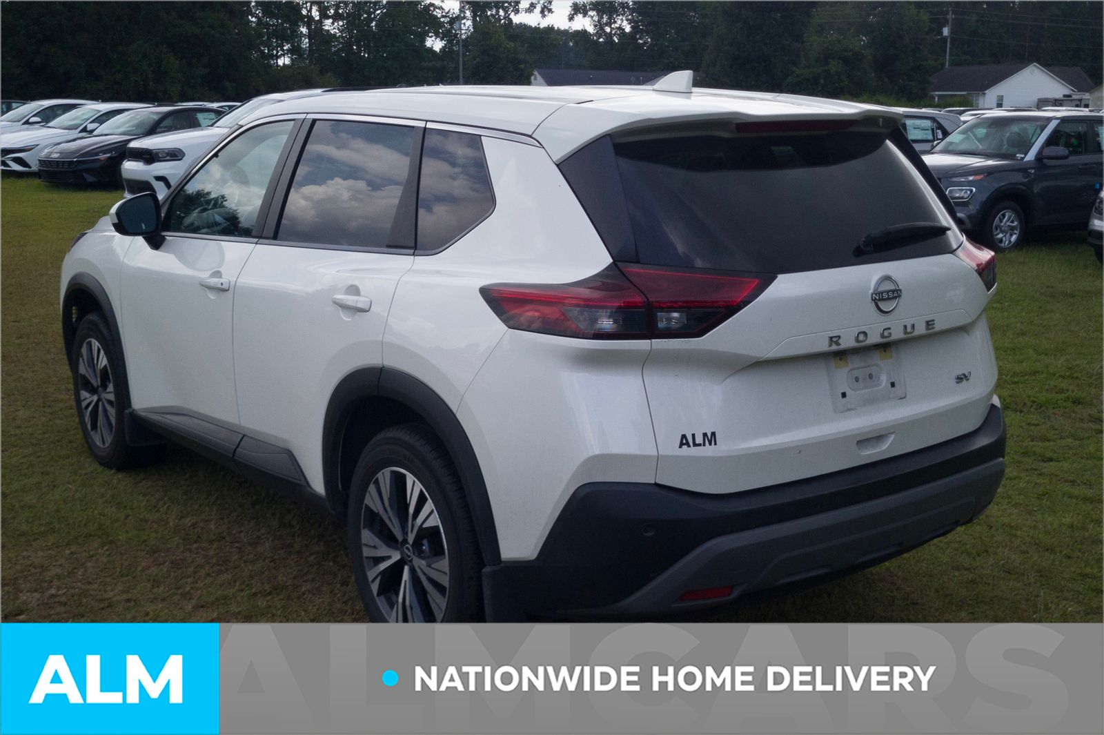 Used 2023 Pearl White Nissan SV image 4