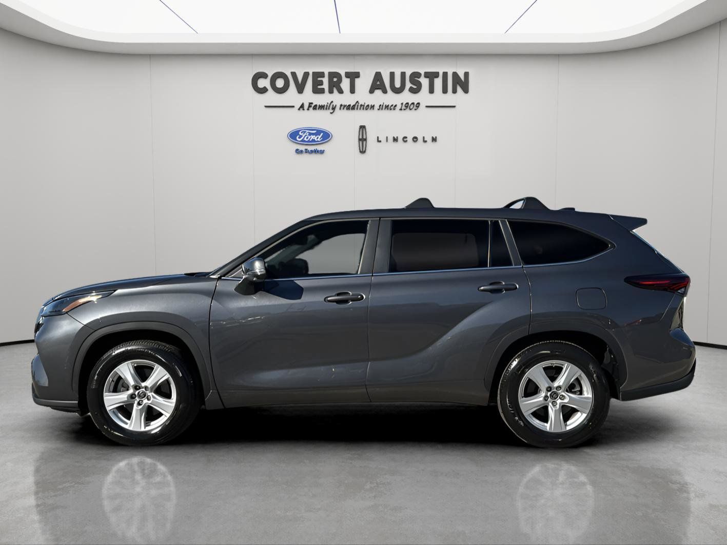 Used Car 2025 Toyota Highlander  Le For Sale Under $40,000 In Austin, Texas