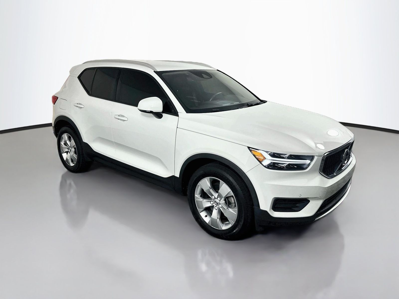 White 2020 Volvo XC40 SUV / Crossover All-Wheel Drive Automatic