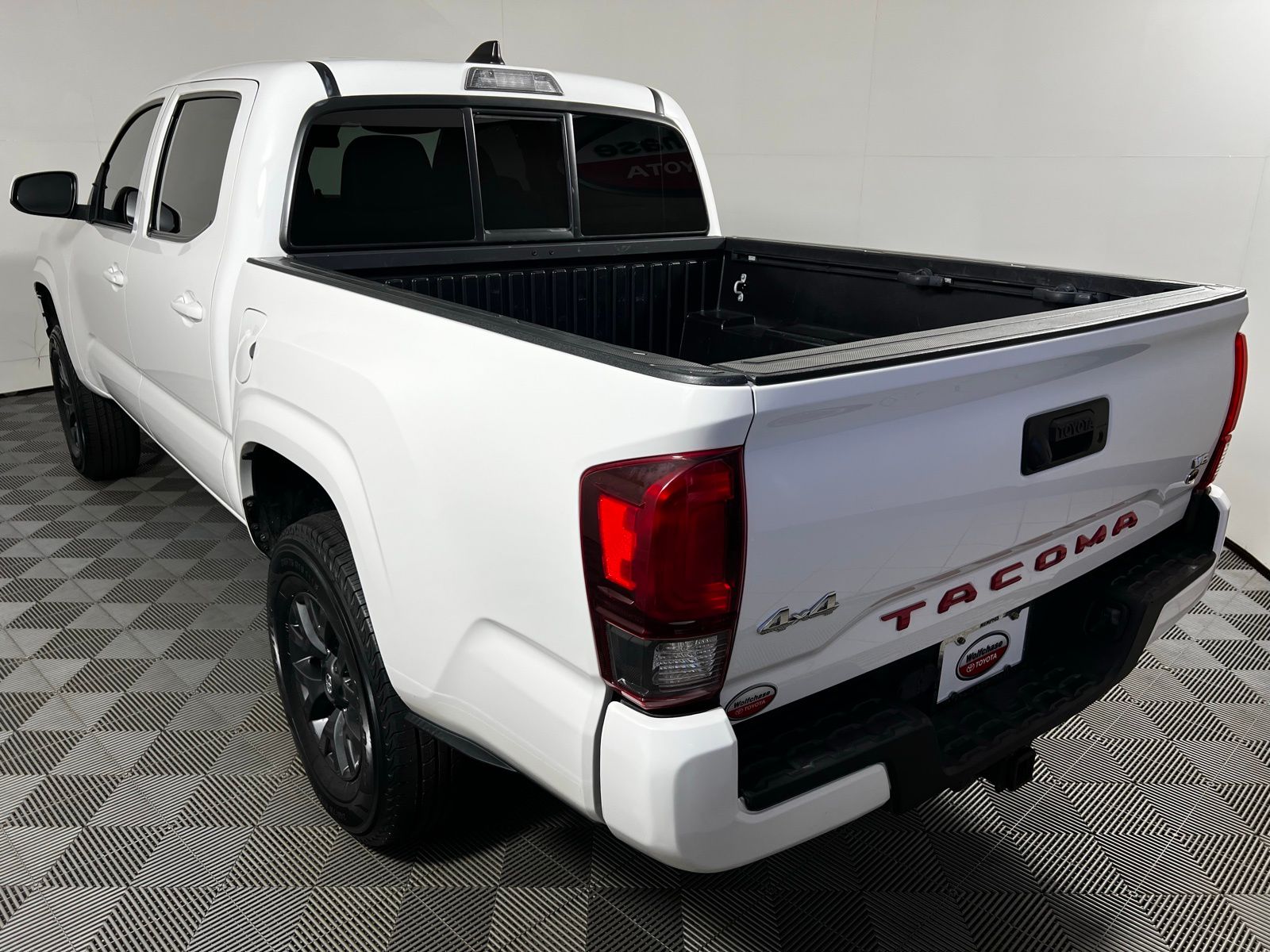 Thumbnail: 2020 Toyota Tacoma - 7