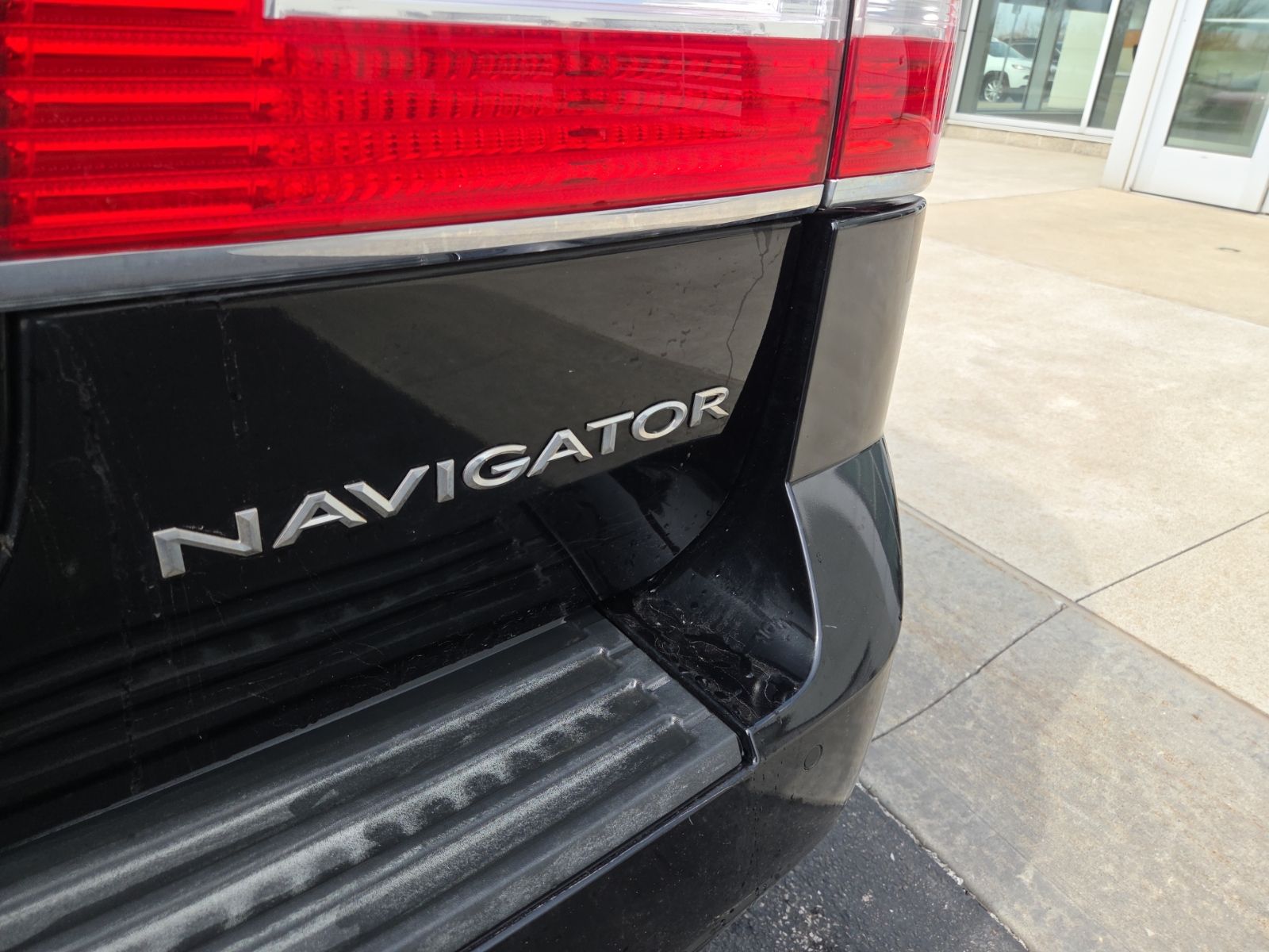 used 2009 Lincoln Navigator car, priced at $6,900