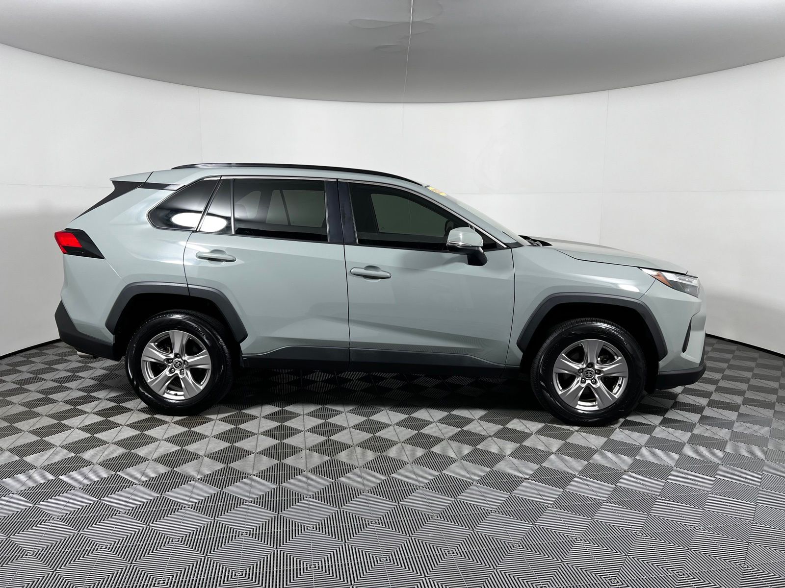 Thumbnail: 2022 Toyota RAV4 - 4