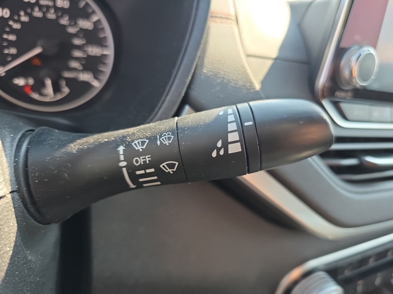 Used 2020 Black Nissan 2.5 SR image 30