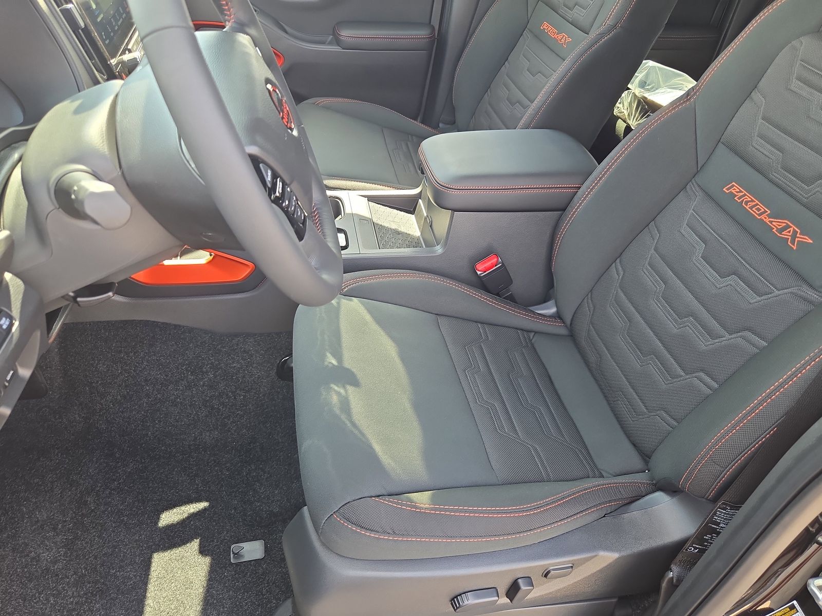 2025 Nissan Frontier PRO-4X - 7