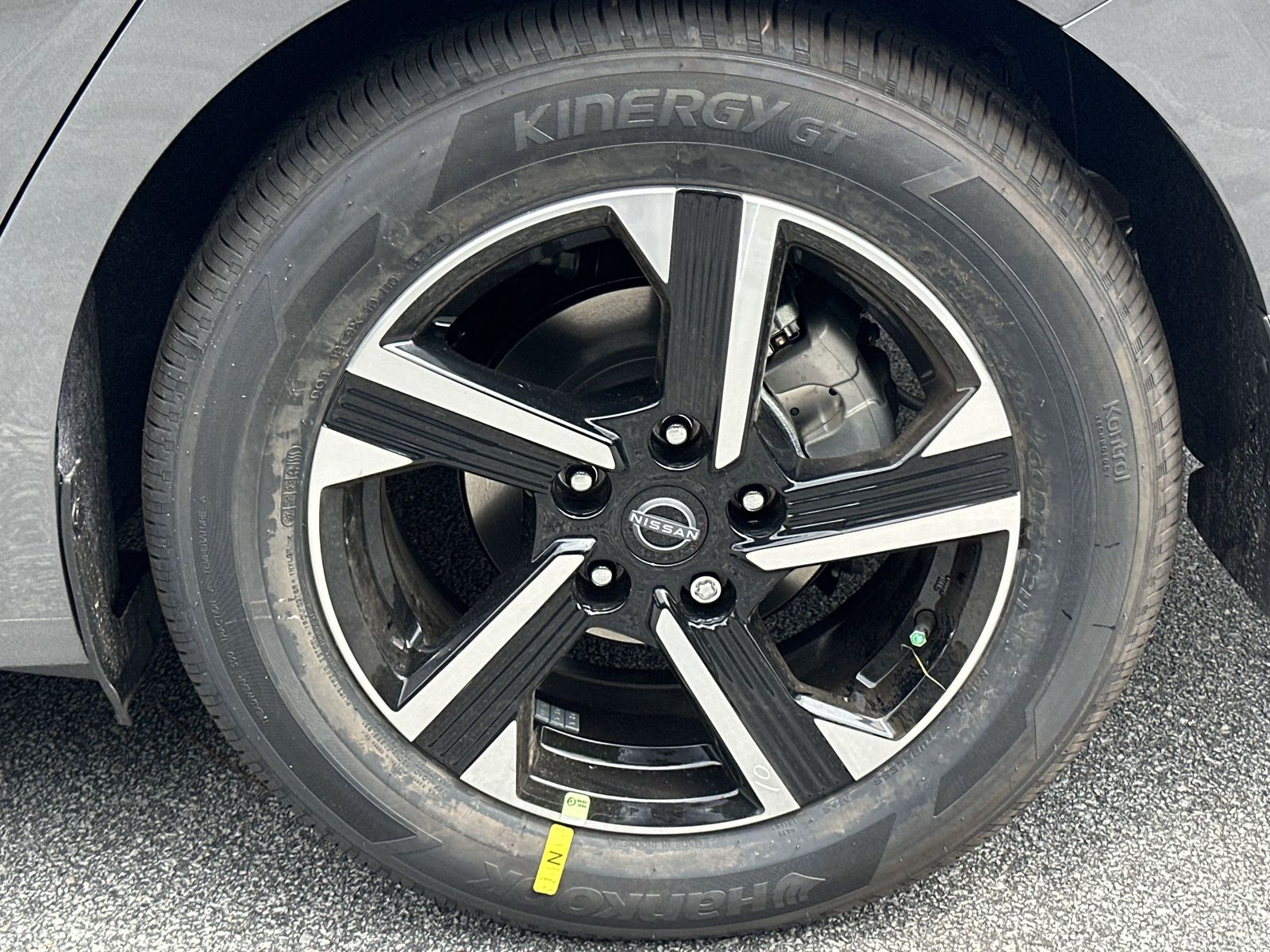 2025 Nissan Sentra SV photo 25