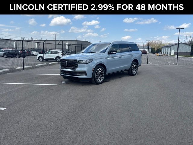 Gray Mist Metallic Tri-Coat 2025 Lincoln Navigator SUV / Crossover Four-Wheel Drive Automatic