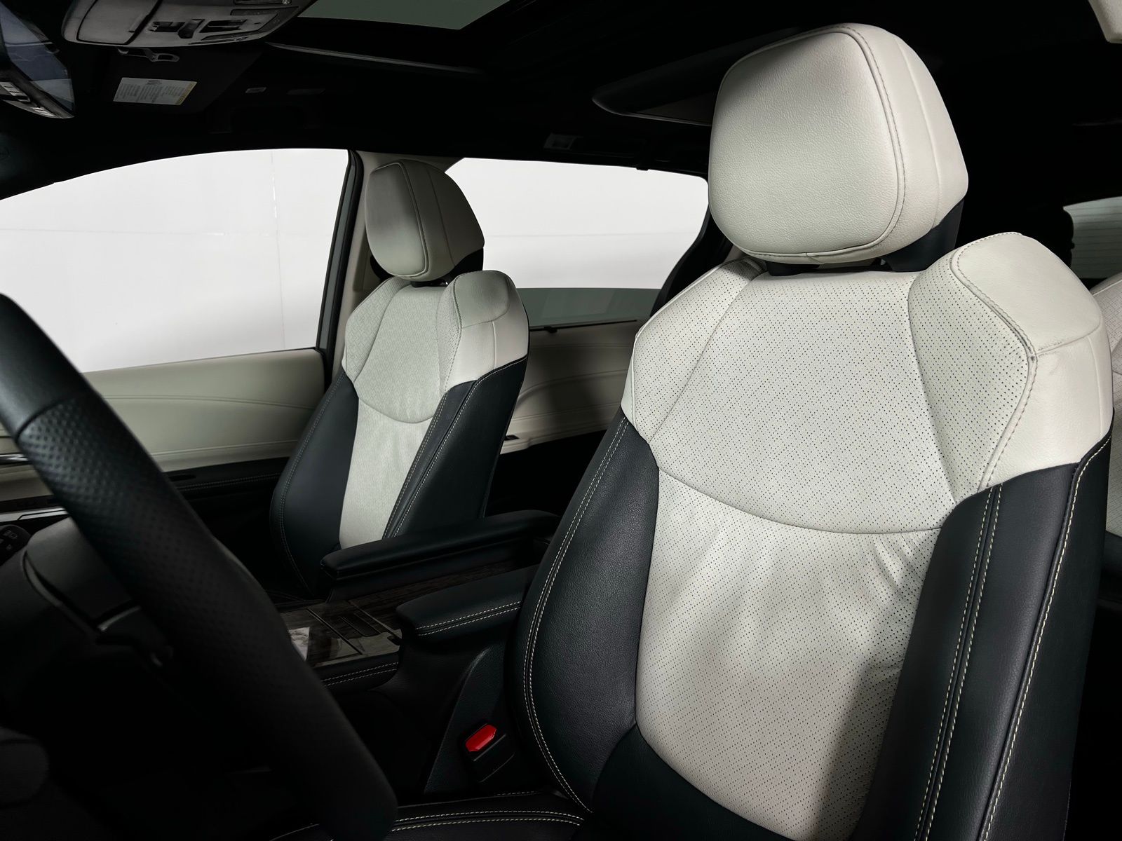 Thumbnail: 2025 Toyota Sienna - 13