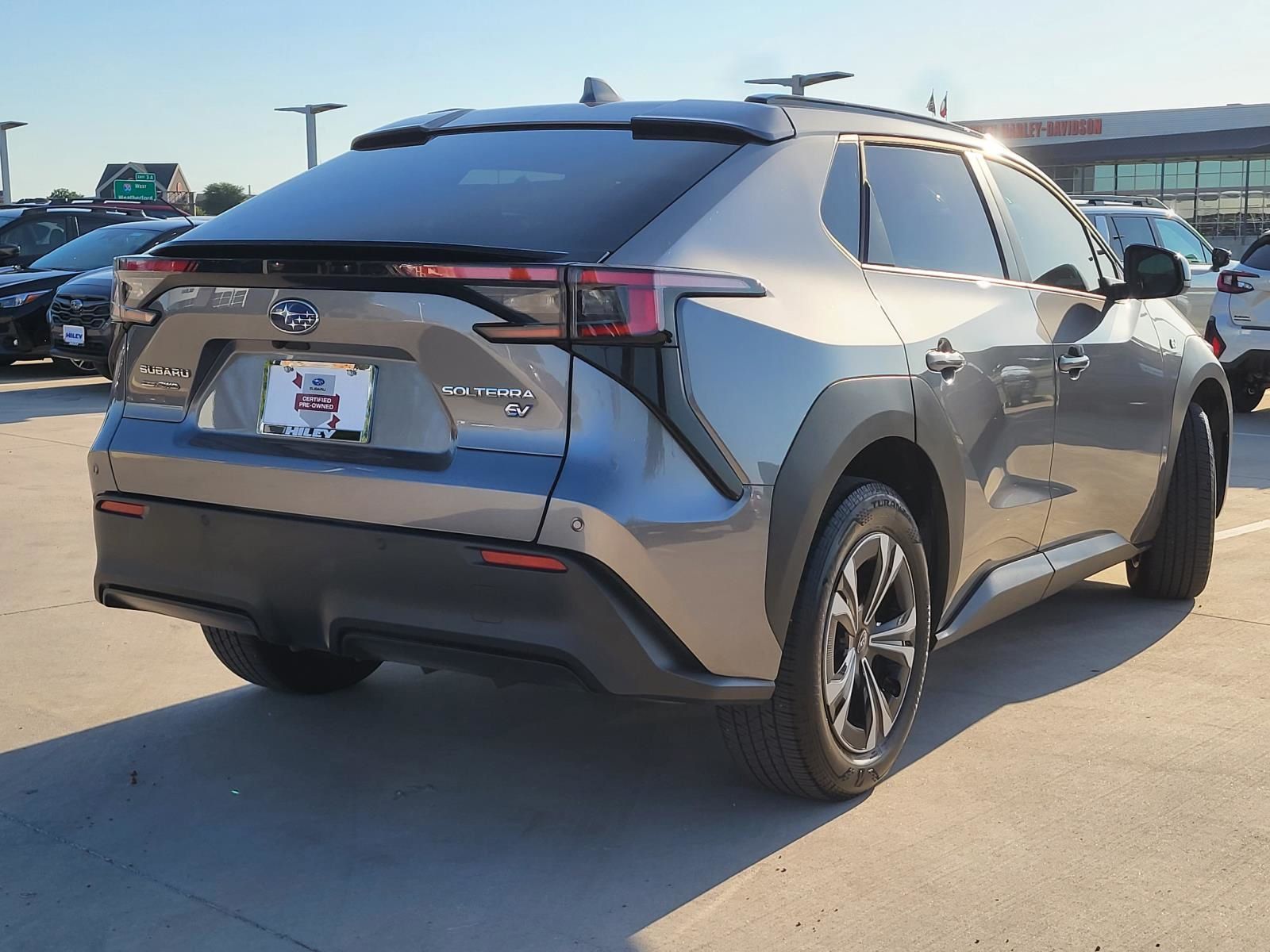 View vehicle photo 4