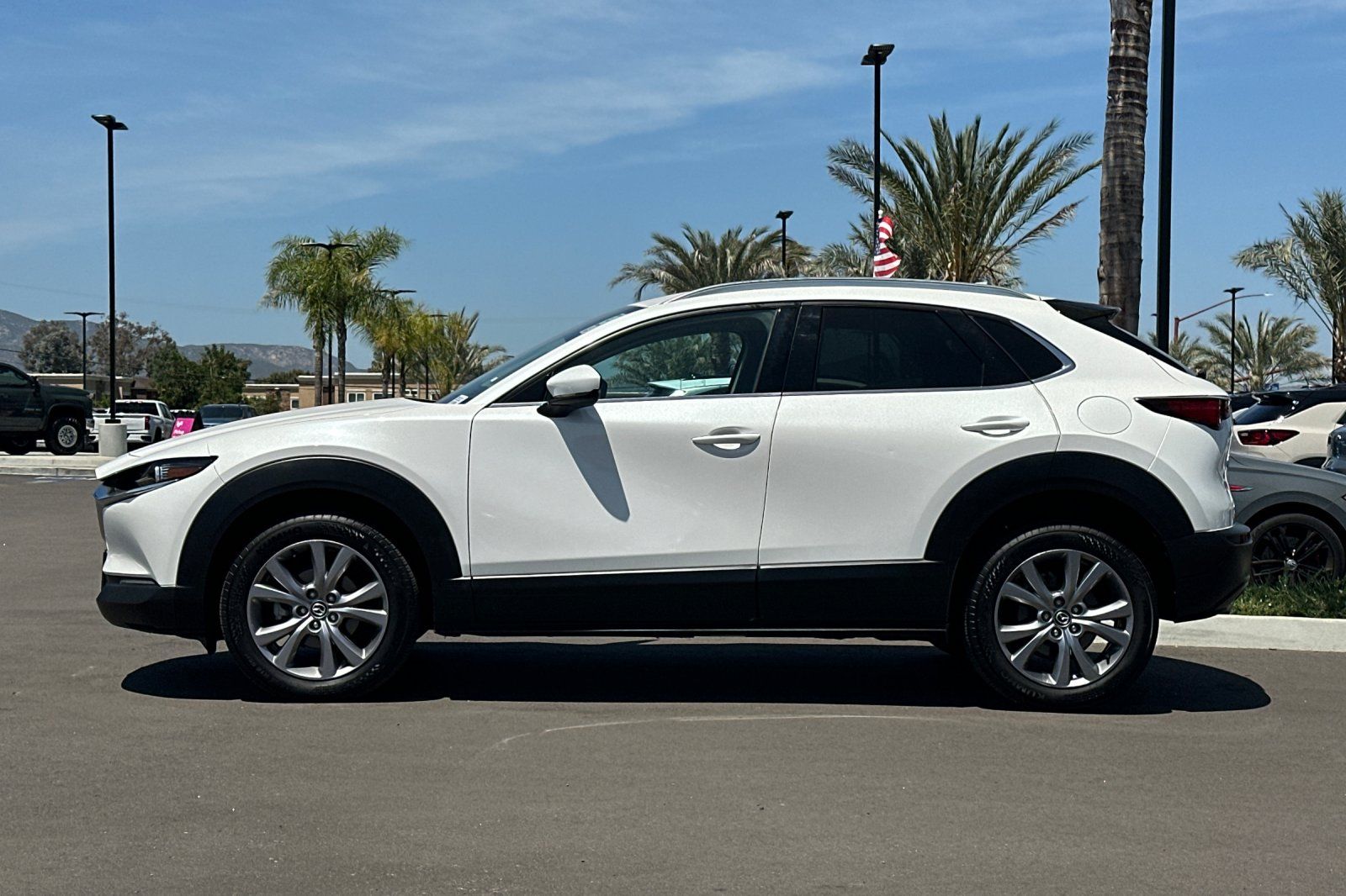 View vehicle photo 7