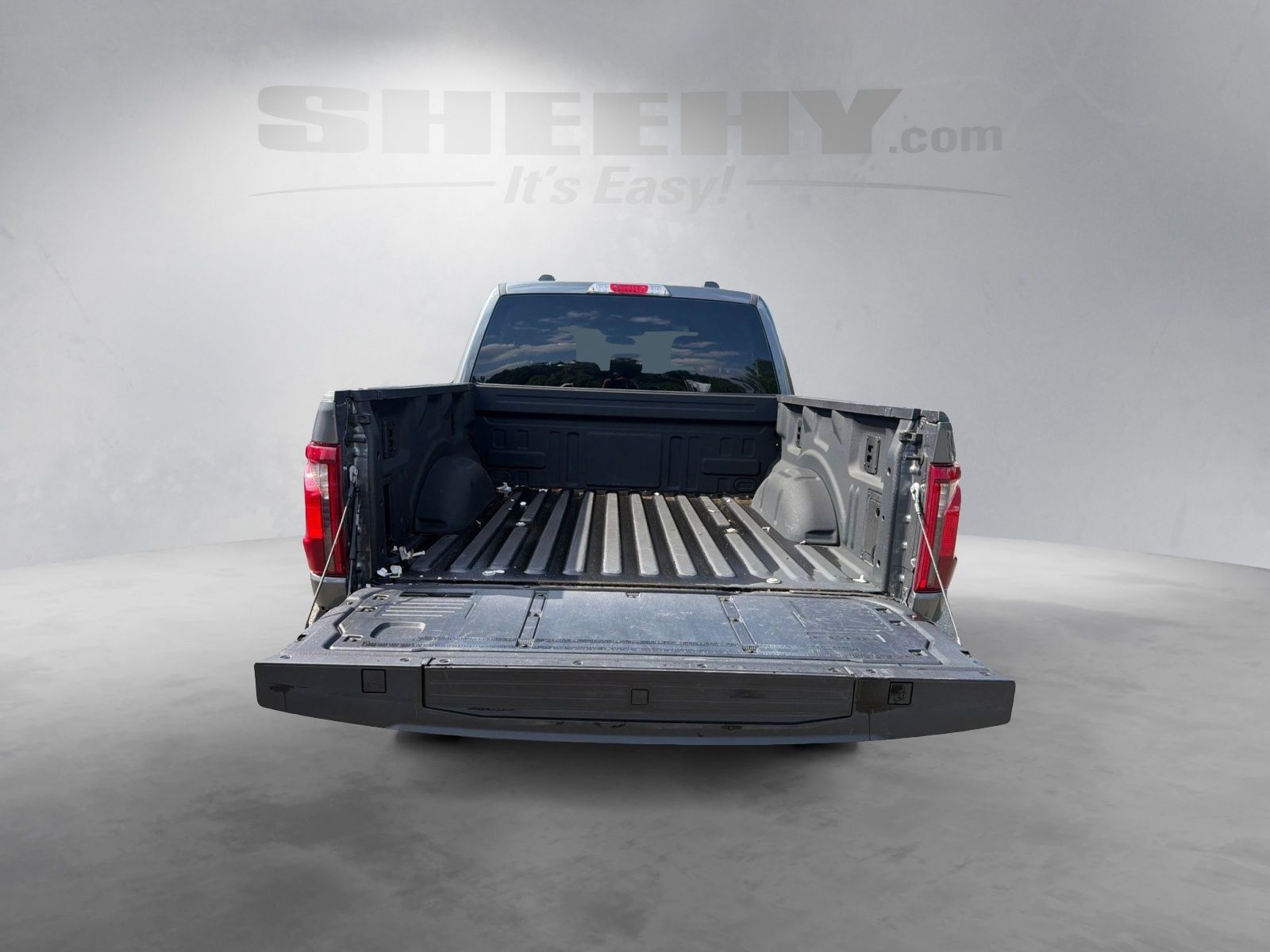 Used 2025 Carbonized Gray Metallic Ford XLT image 24