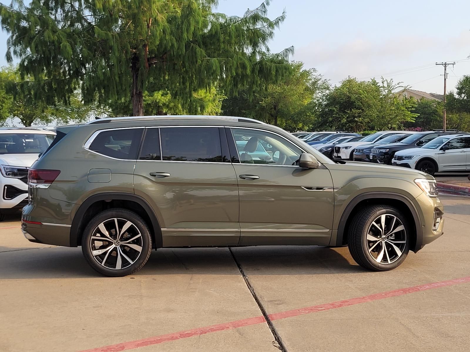 new 2026 Volkswagen Atlas car, priced at $49,958