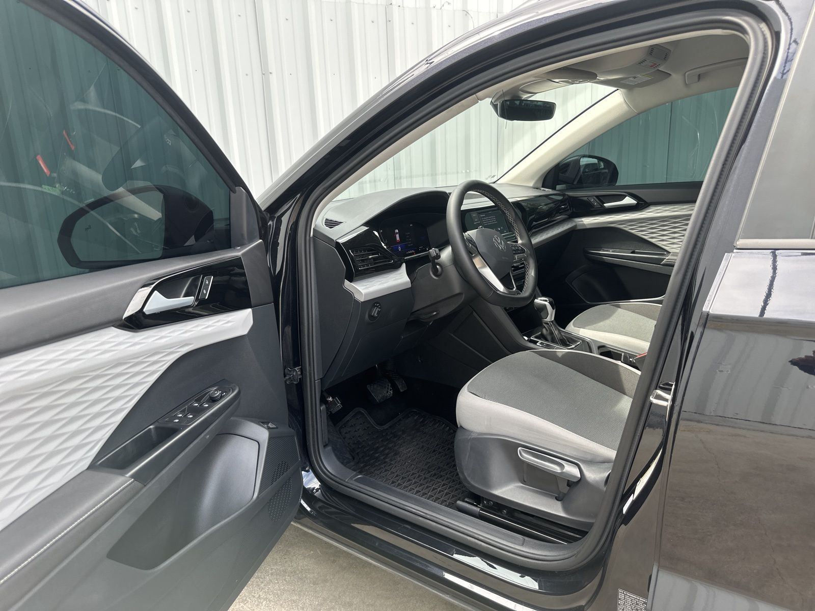 Used Car 2024 Volkswagen Taos  1.5t S For Sale Under $25,000 In Austin, Texas