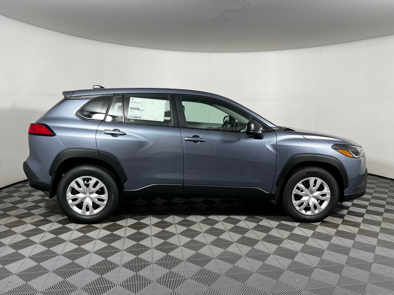 2025 Toyota Corolla Cross L 4