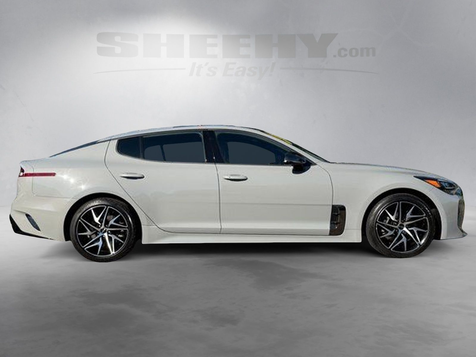 Used 2023 Ceramic White Kia GT-Line image 10