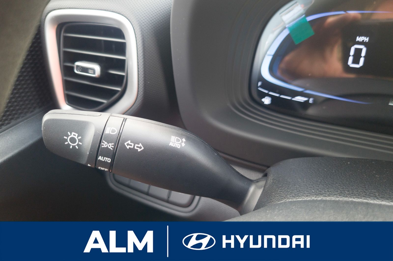 2025 Hyundai Venue SE photo 27