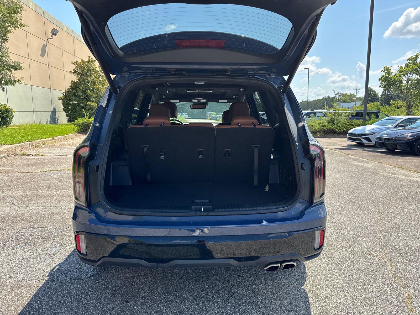 Used 2025 Black Kia EX X-Pro image 18