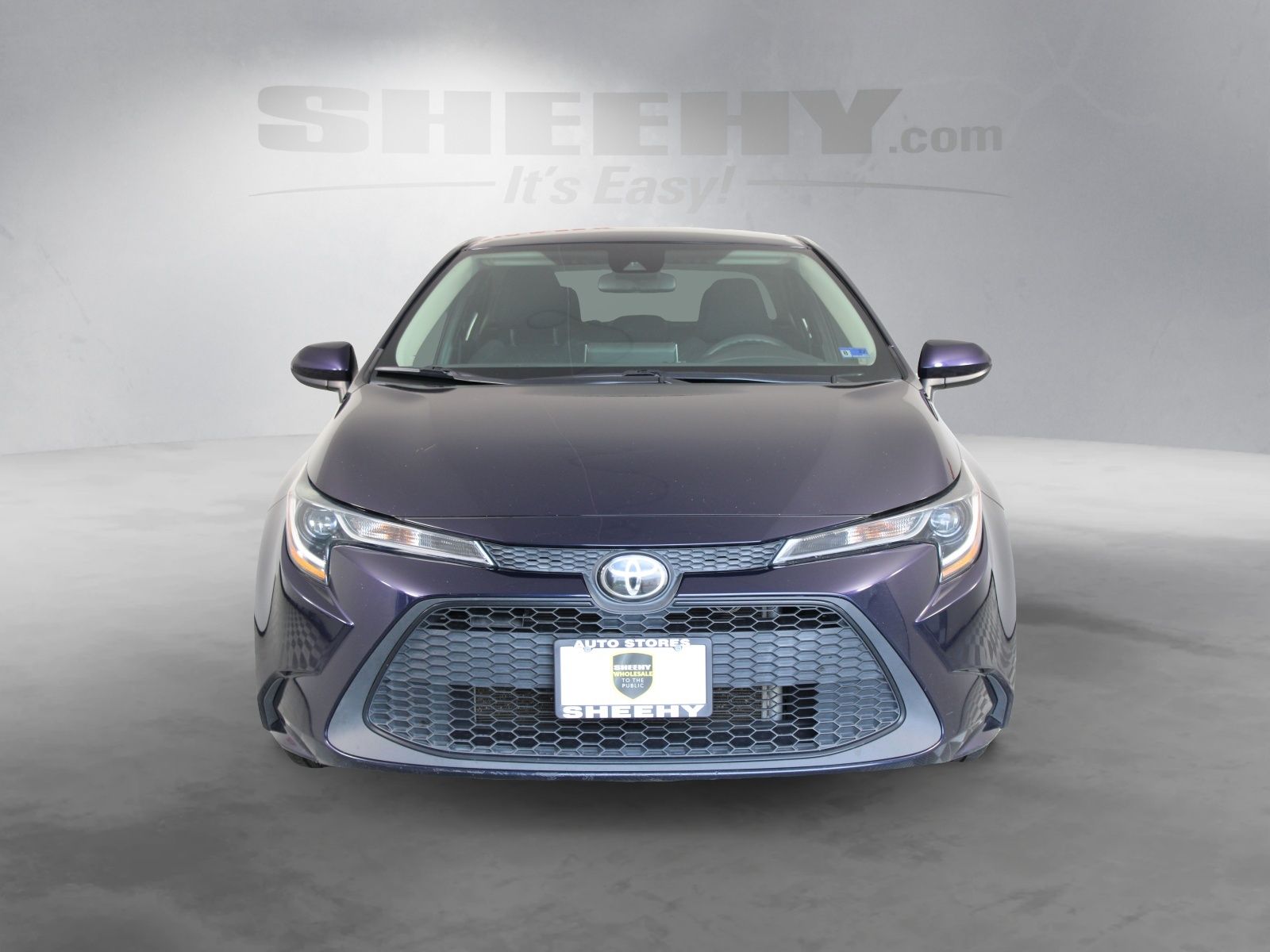 Used 2021  Toyota LE image 17