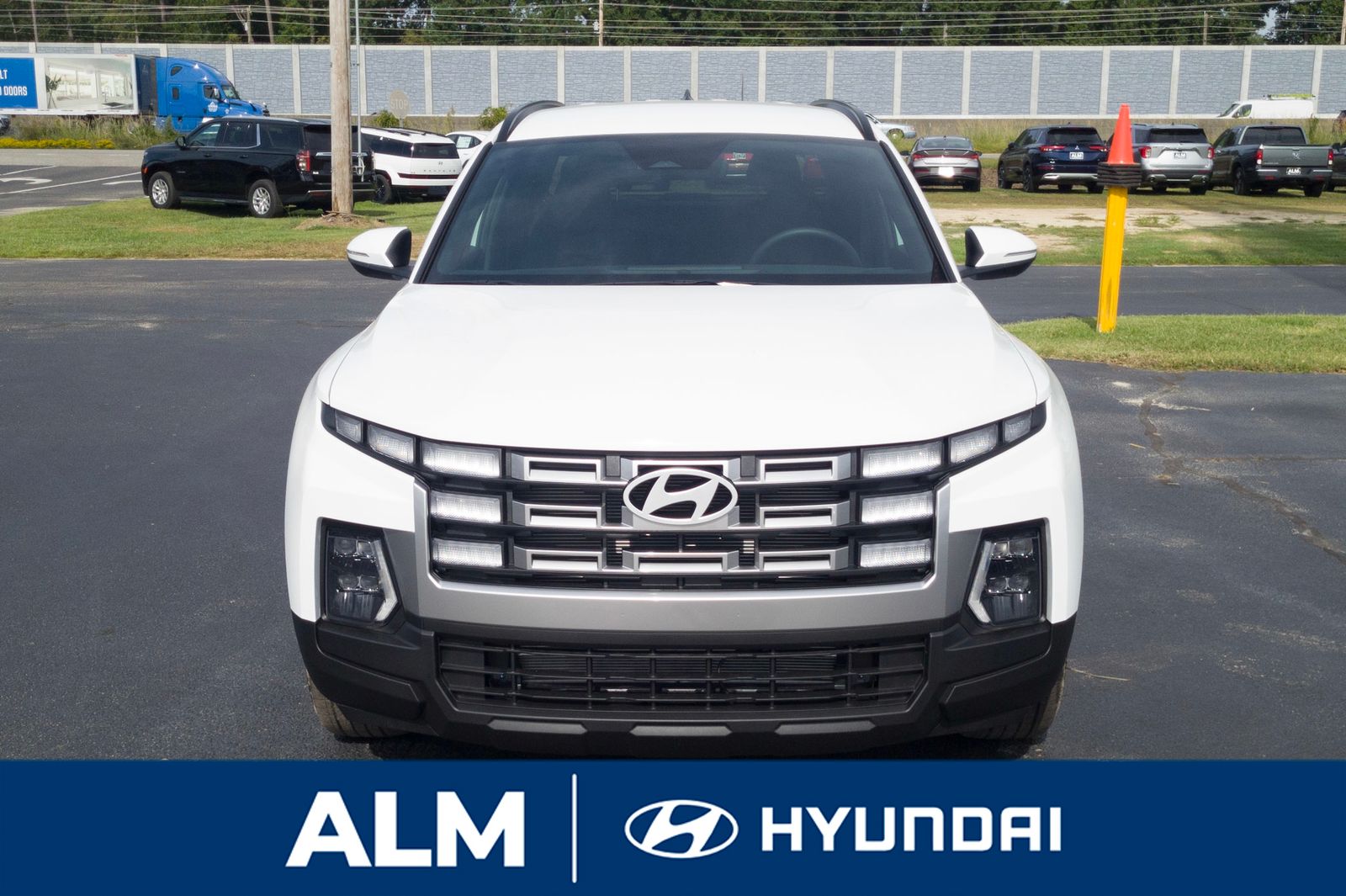 2025 Hyundai Santa Cruz SEL photo 2