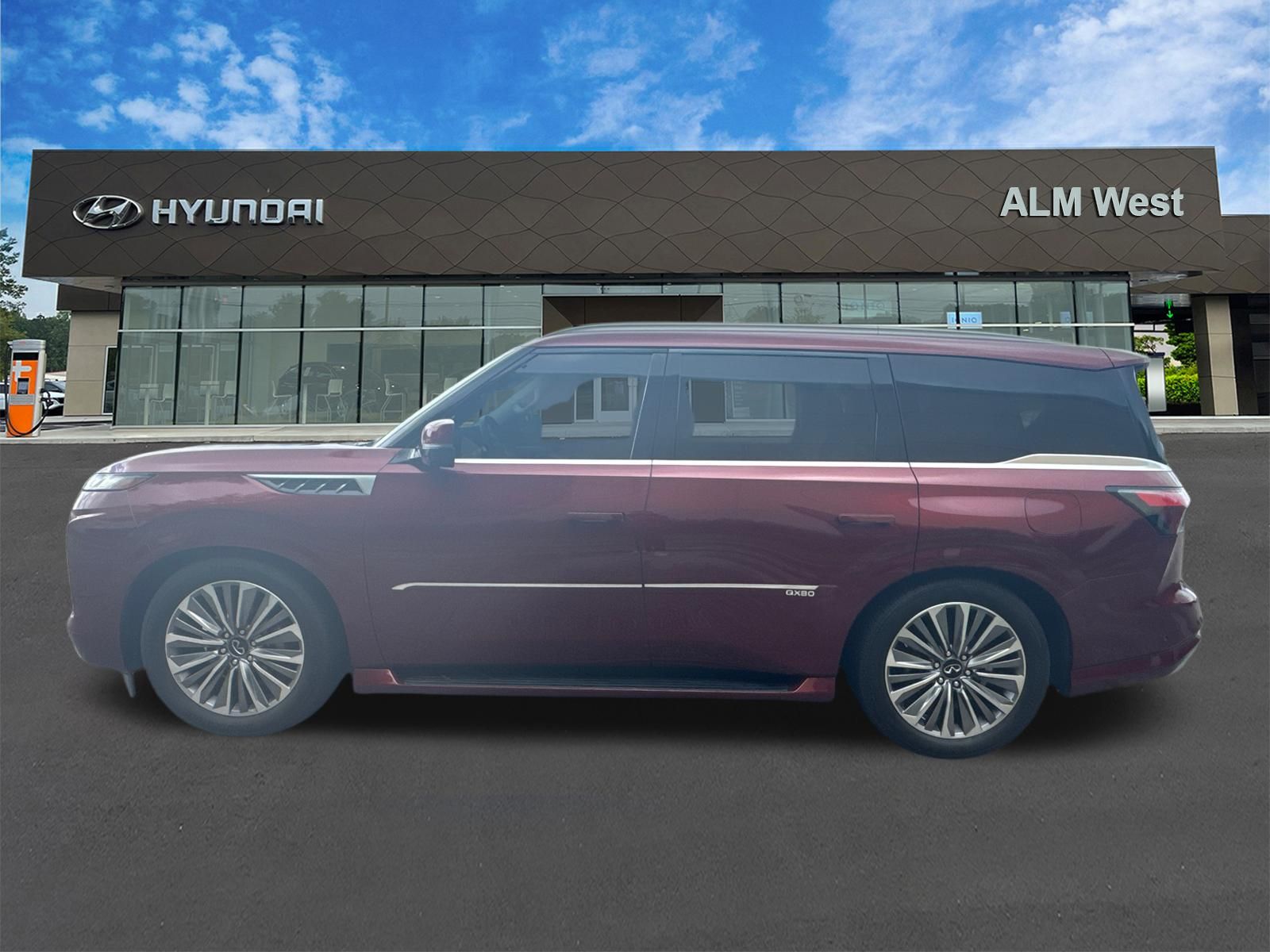 Used 2025 Red INFINITI SENSORY image 8