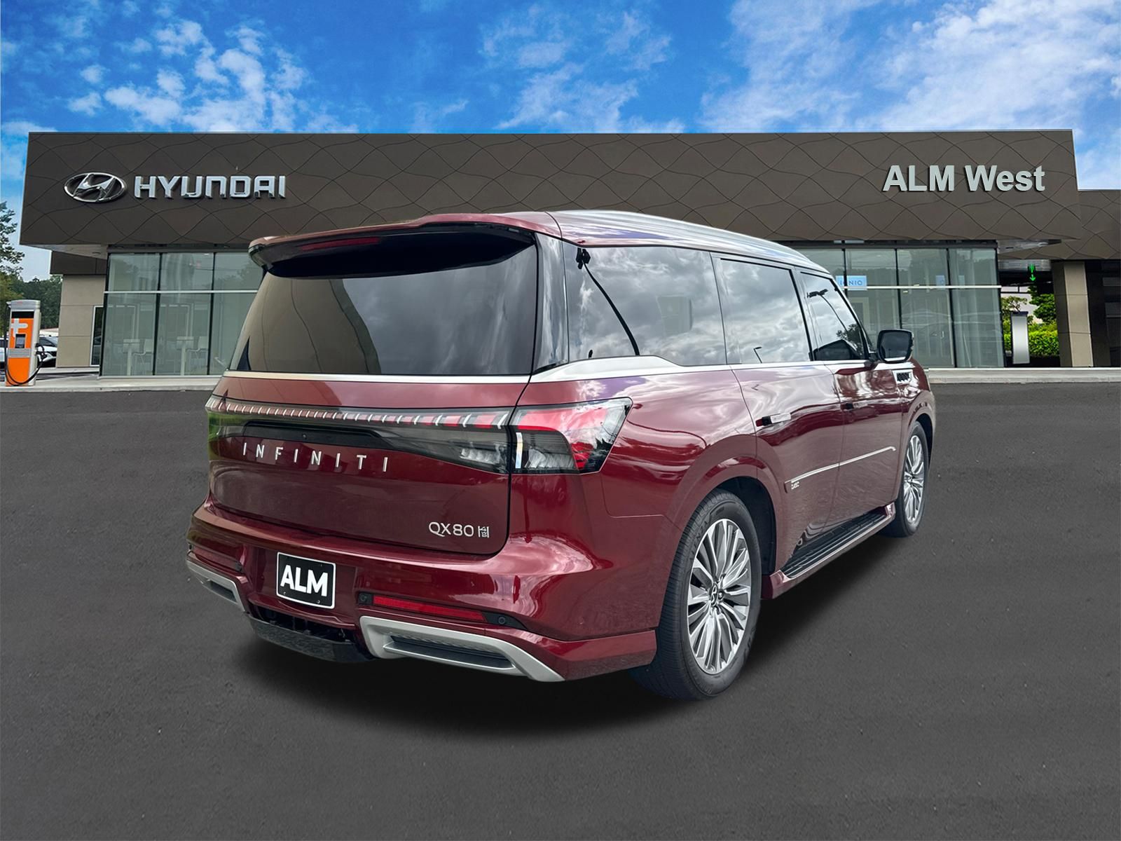 Used 2025 Red INFINITI SENSORY image 5
