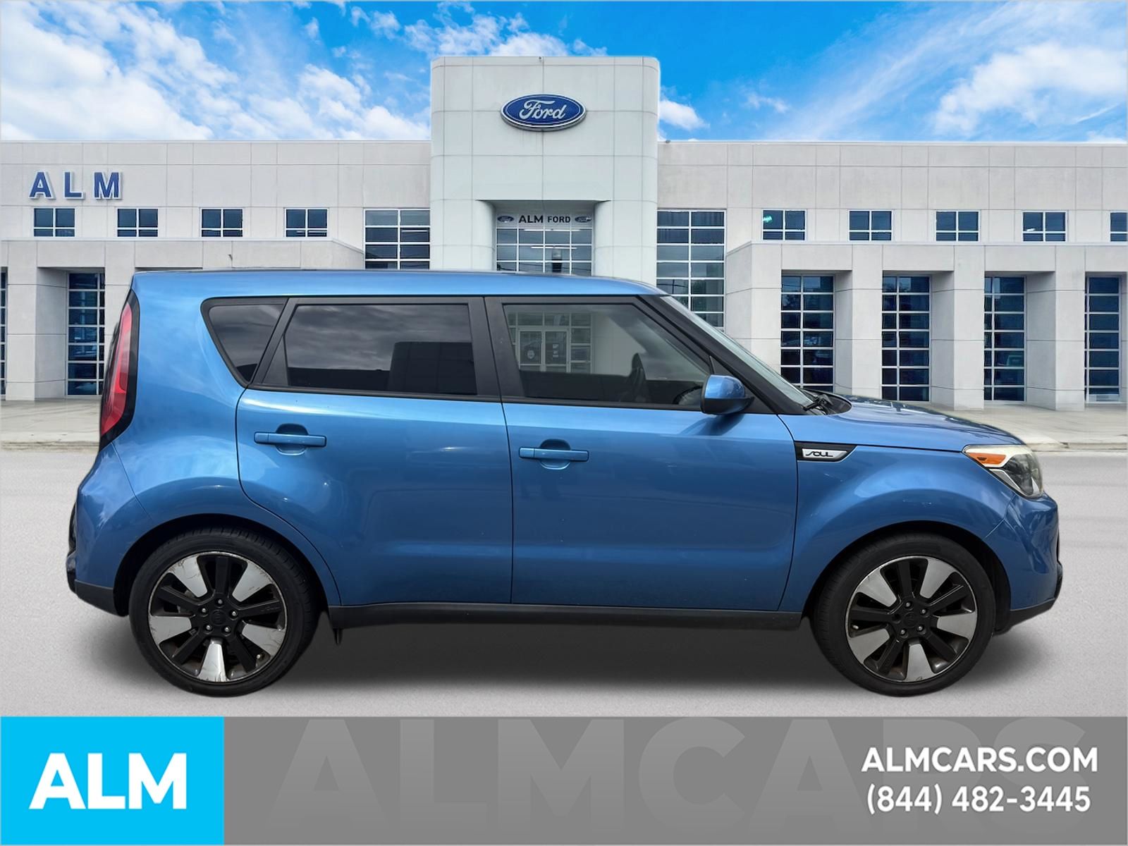 Used 2016 Blue Kia Plus image 5