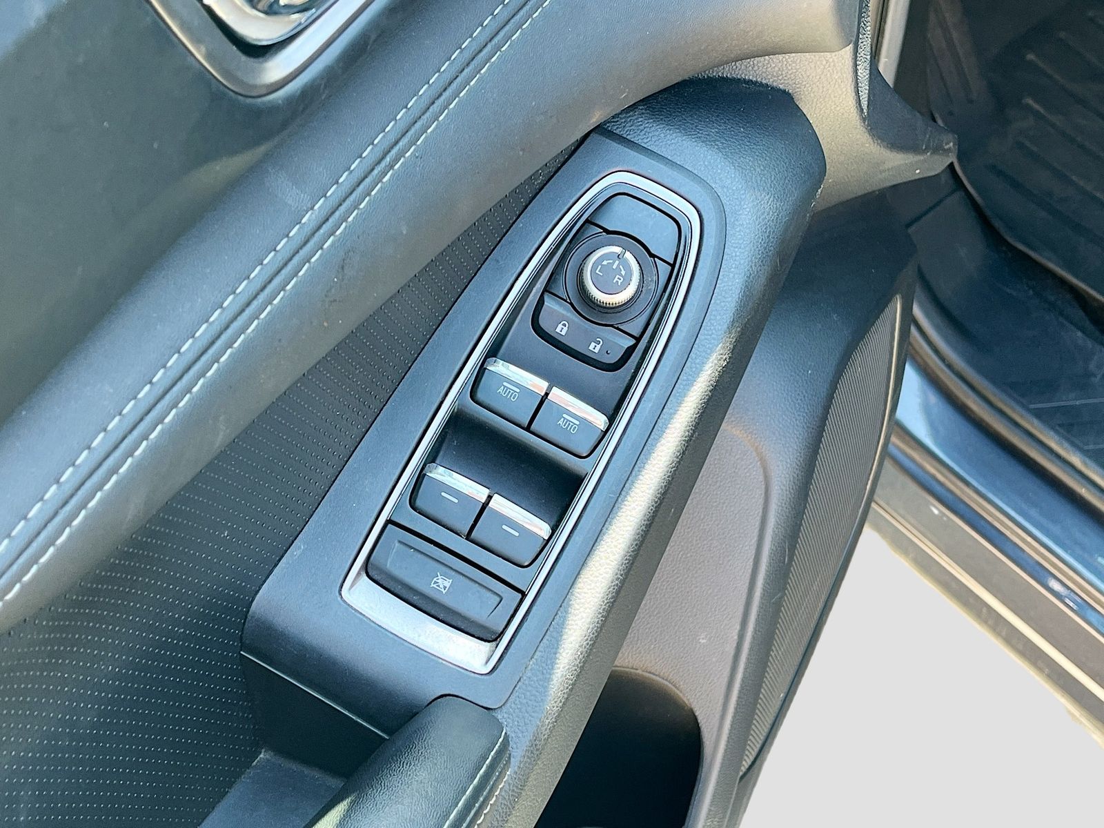 Used 2023 Gray Subaru Limited image 17