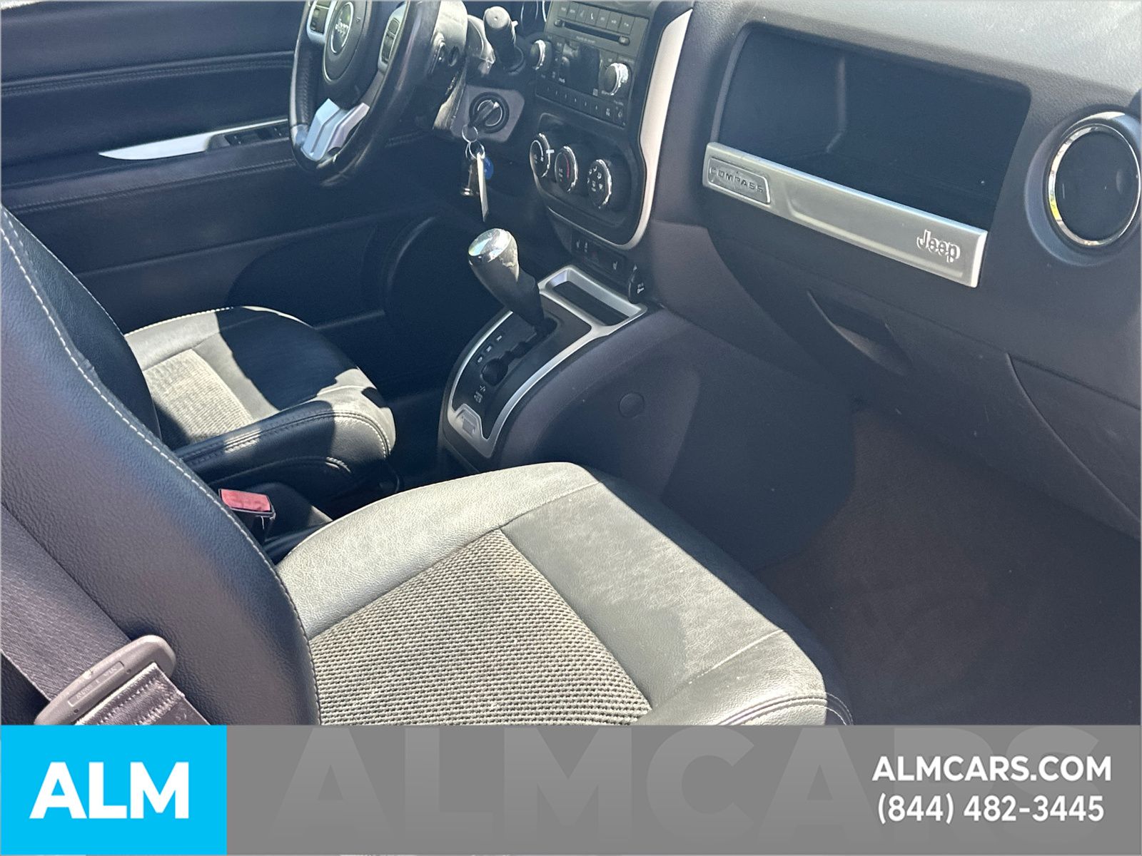 Used 2016 Granite Crystal Clearcoat Metallic Jeep Latitude image 29