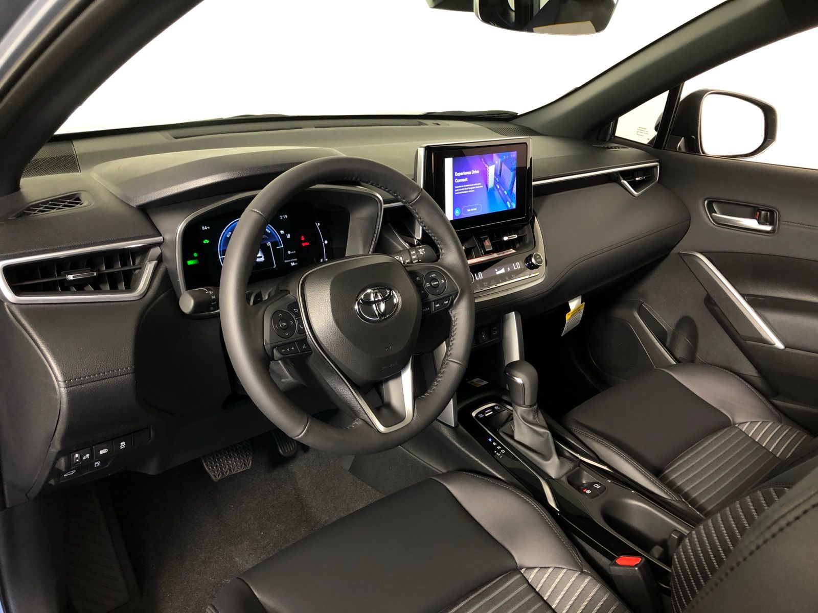 2025 Toyota Corolla Cross XSE 9