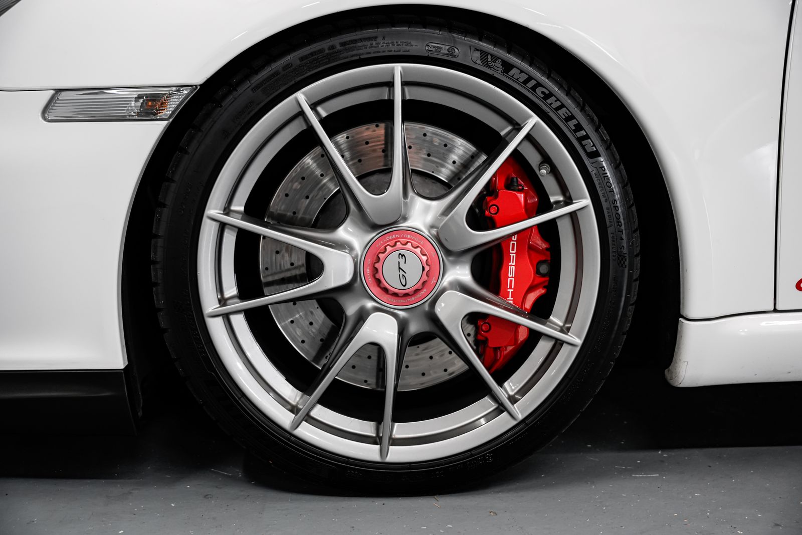 2010 Porsche 911 GT3 — photo 45