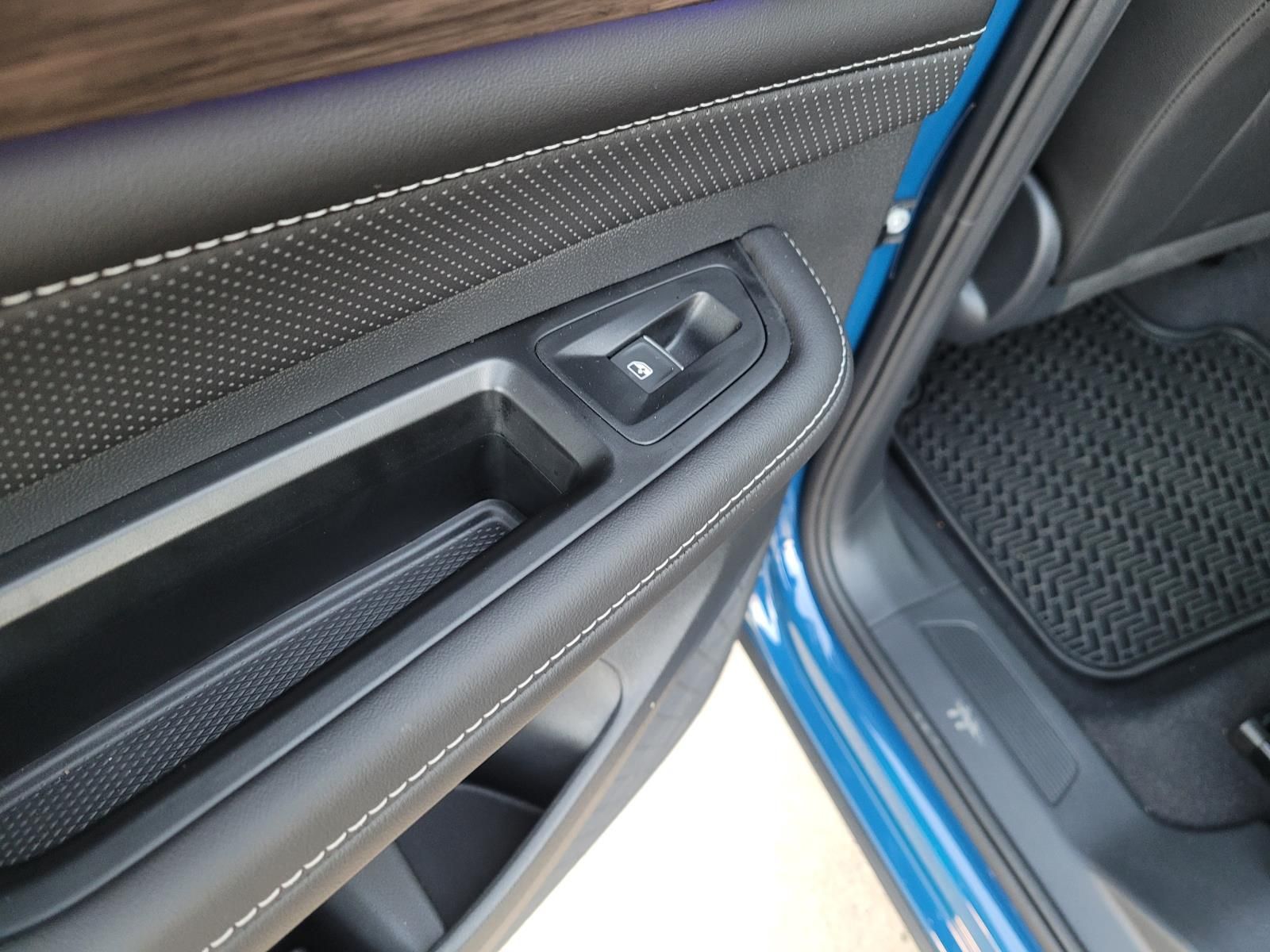 used 2025 Volkswagen Atlas car, priced at $39,700