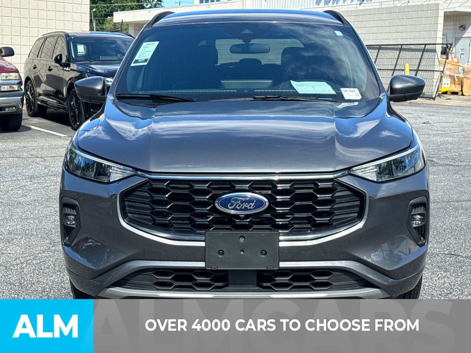 2023 Ford Escape Hybrid ST-Line Select photo 2