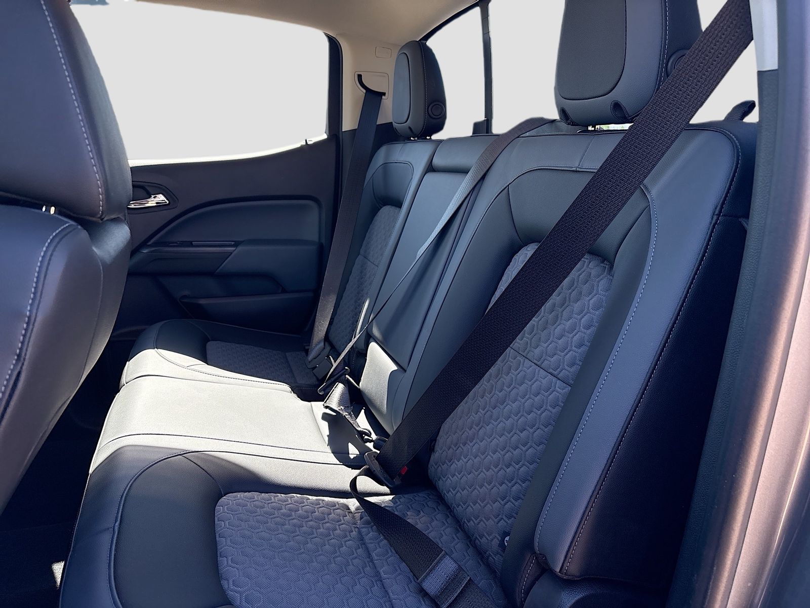 Used 2021 Gray Chevrolet Z71 image 24