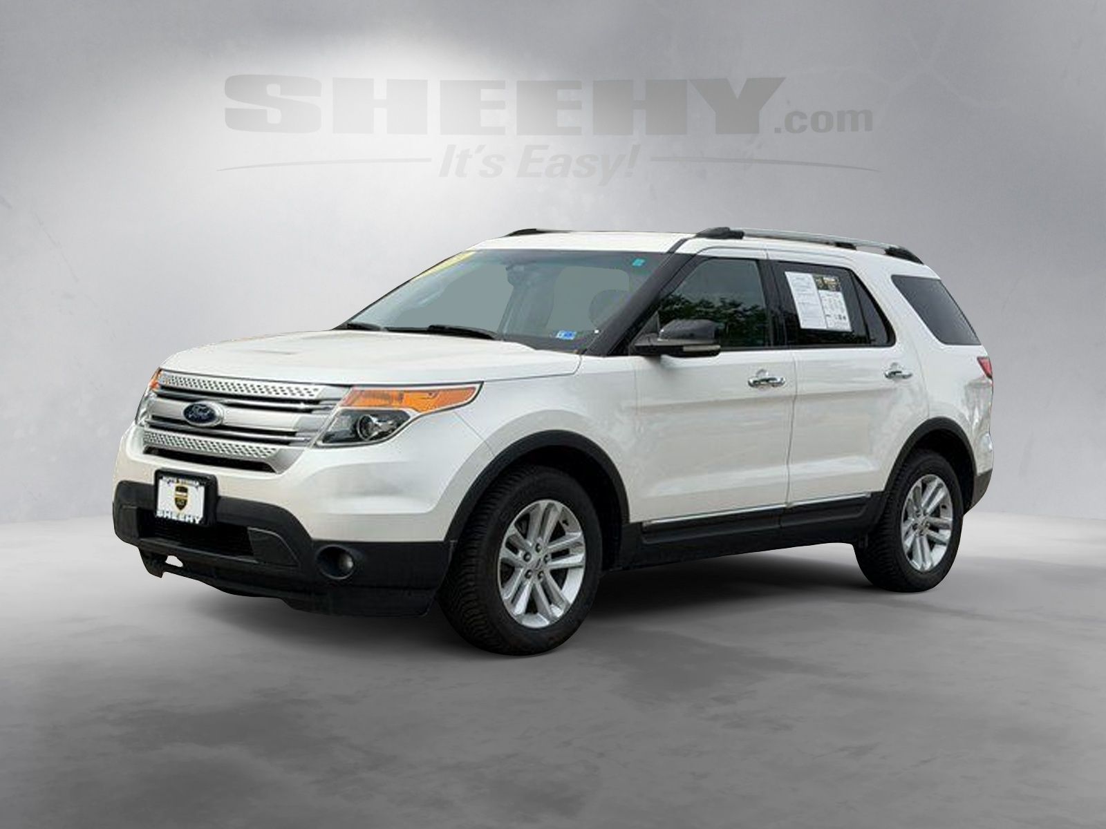 Used 2013 White Platinum Clearcoat Metallic Ford XLT image 16